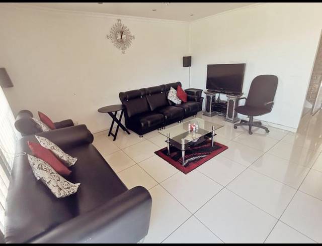 3 BEDROOM TOWNHOUSE FOR SALE IN RESERVOIR HILLS